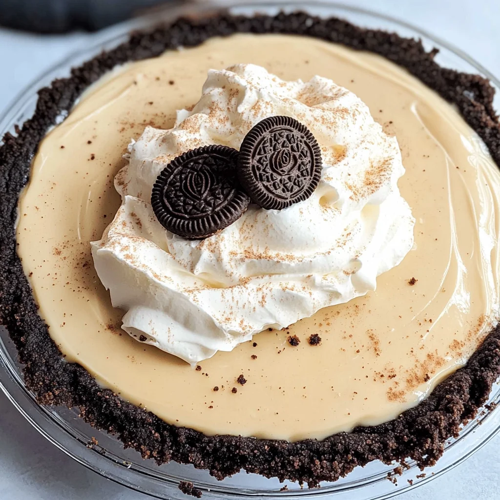 Creamy Coffee Pie Recipe (No Bake, 6 Ingredients)